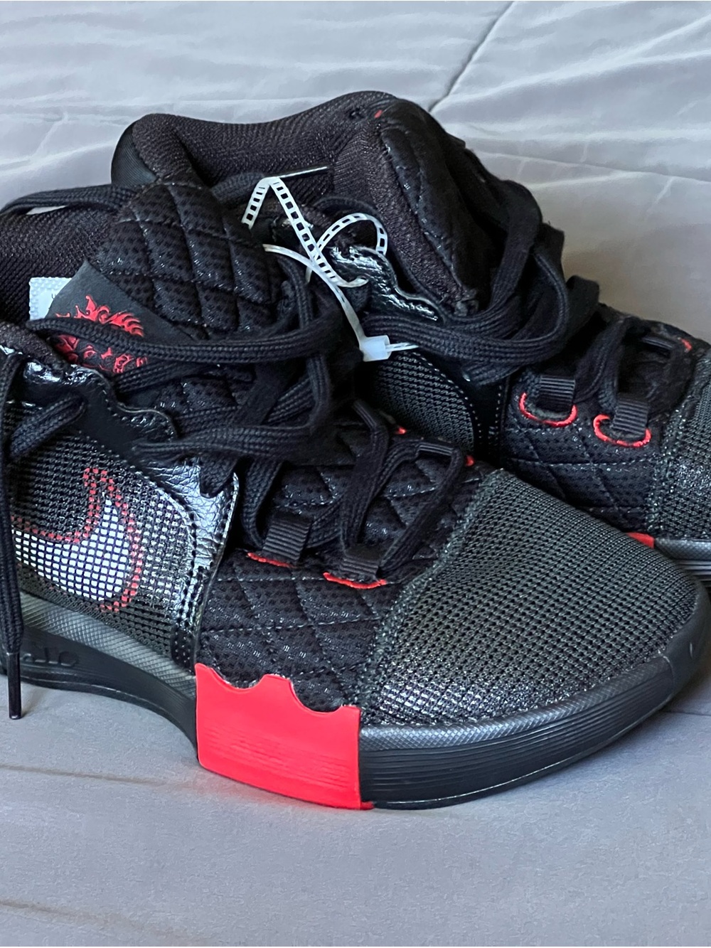 Nike LeBron Witness 8 “University Red” Basketball Shoes Size 7 Men’s Brand New